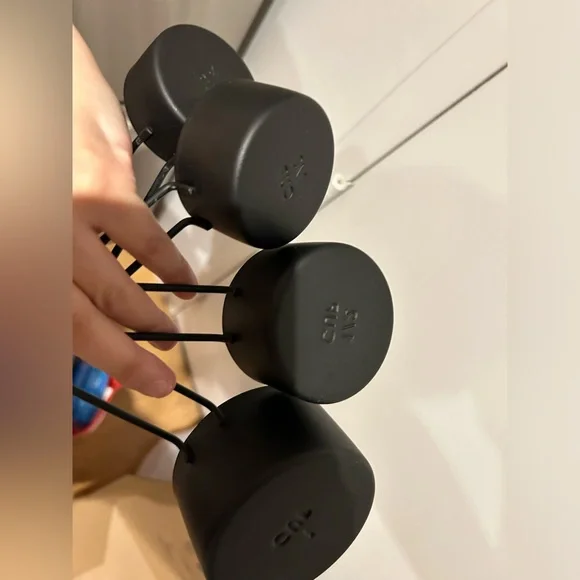 New Crate&Barrel black measuring cups- 4 - Picture 4 of 4